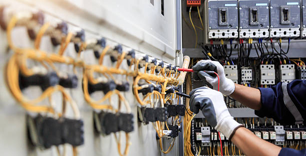 Professional Electrician technician working in Elmhurst, IL